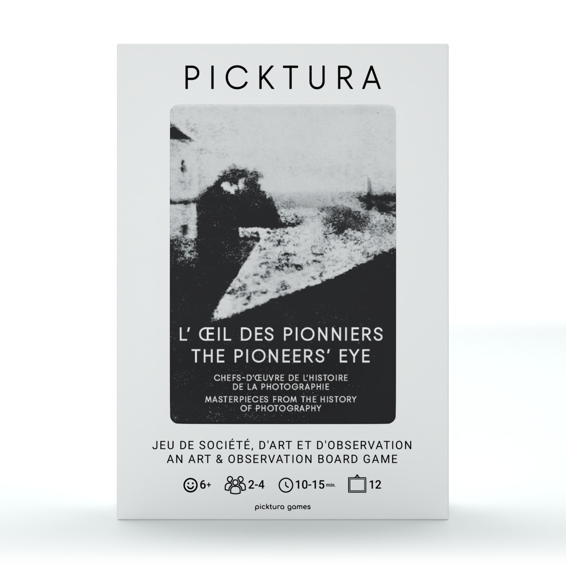 Vue de face de la boîte du jeu de société Picktura Pocket, L'Œil des pionniers, Chefs-d'œuvres de l'histoire de la photographie - illustration de couverture : Point de vue du Gras de Nicéphore Niépce